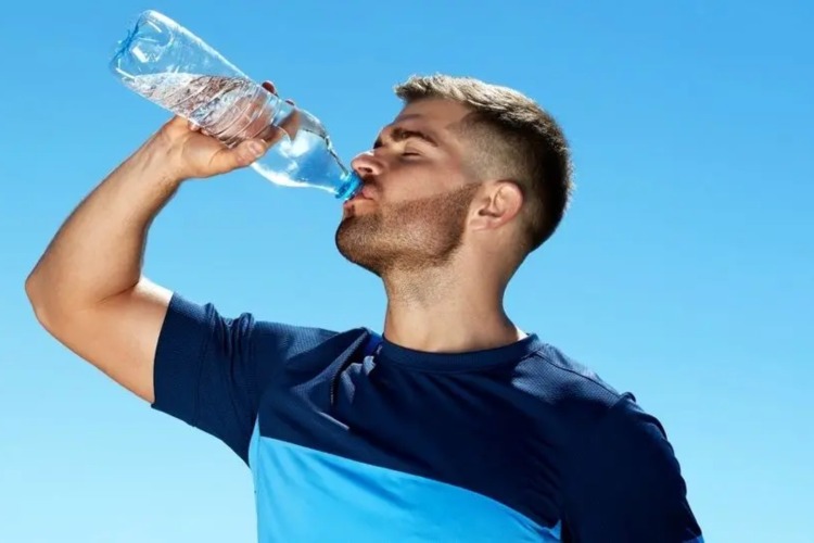 به اندازه کافی آب بنوشید